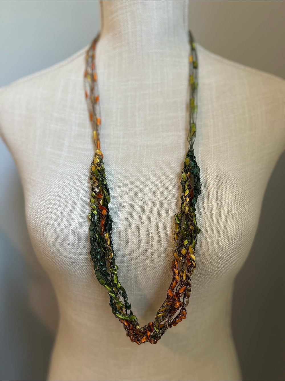 Multicolor Ladder Ribbon Necklace - Picture 6 of 6